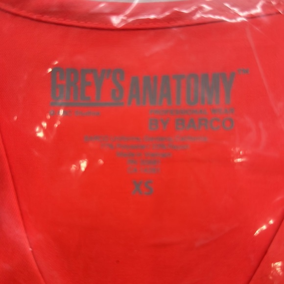Grey’s Anatomy Scrub Top - Picture 3 of 4